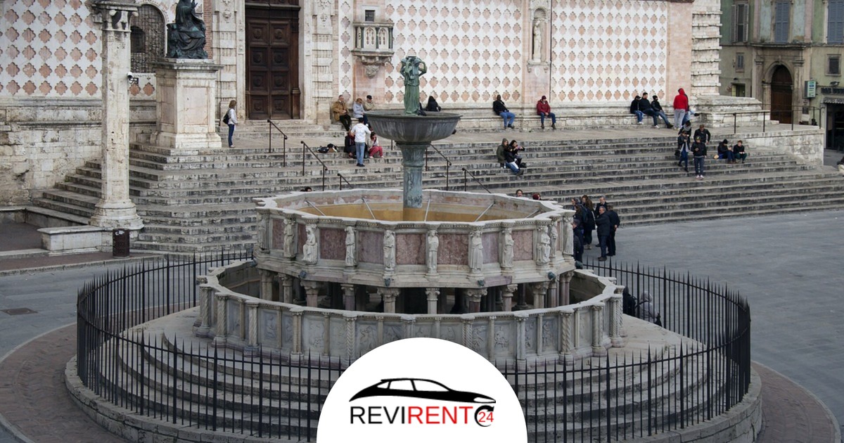 Noleggio auto per visitare Perugia - Fontana Maggiore e Cattedrale di San Lorenzo in piazza IV Novembre