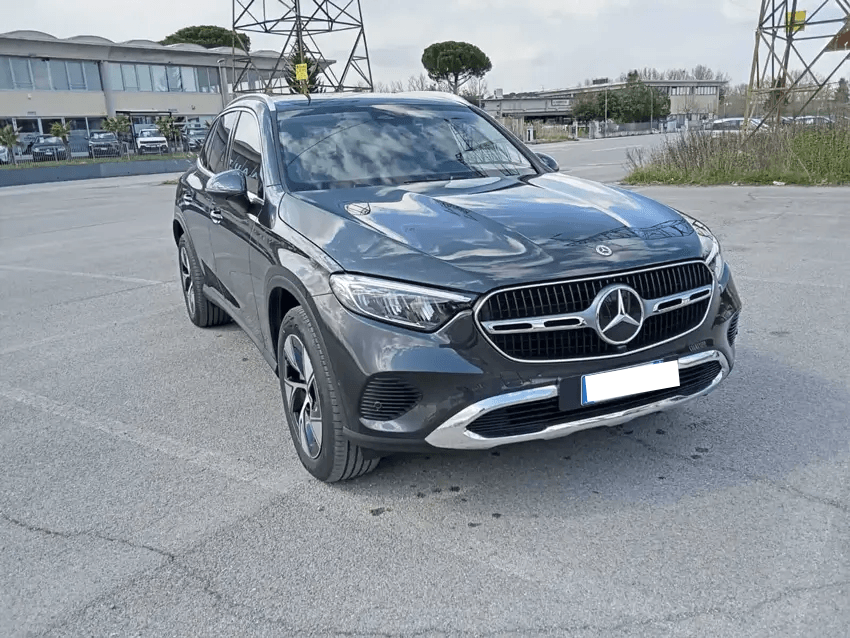 Mercedes GLC 300 frontale