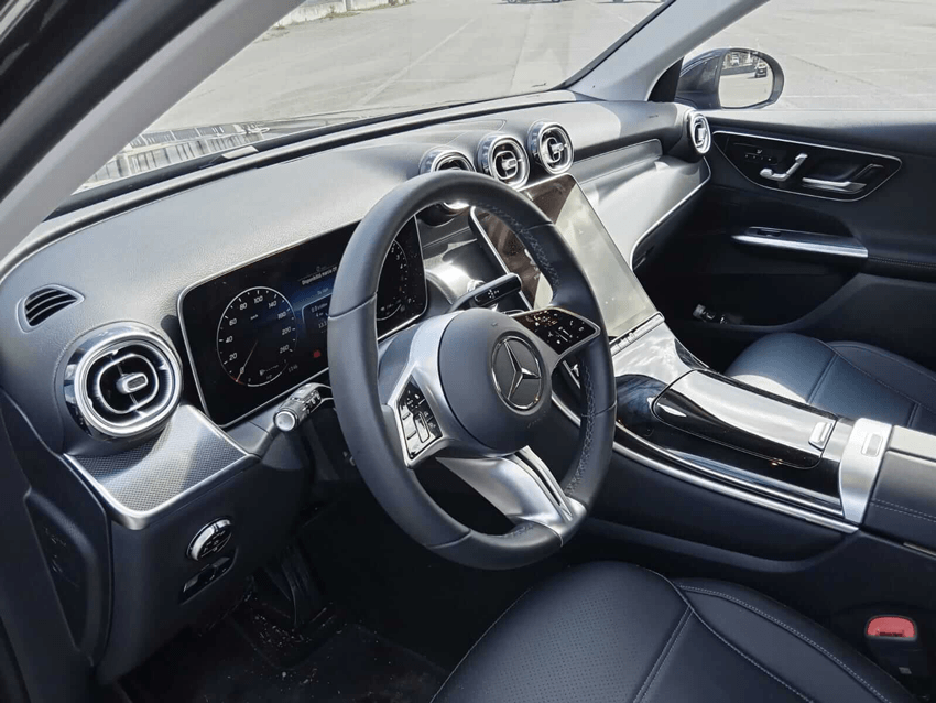 Mercedes GLC 300 interno